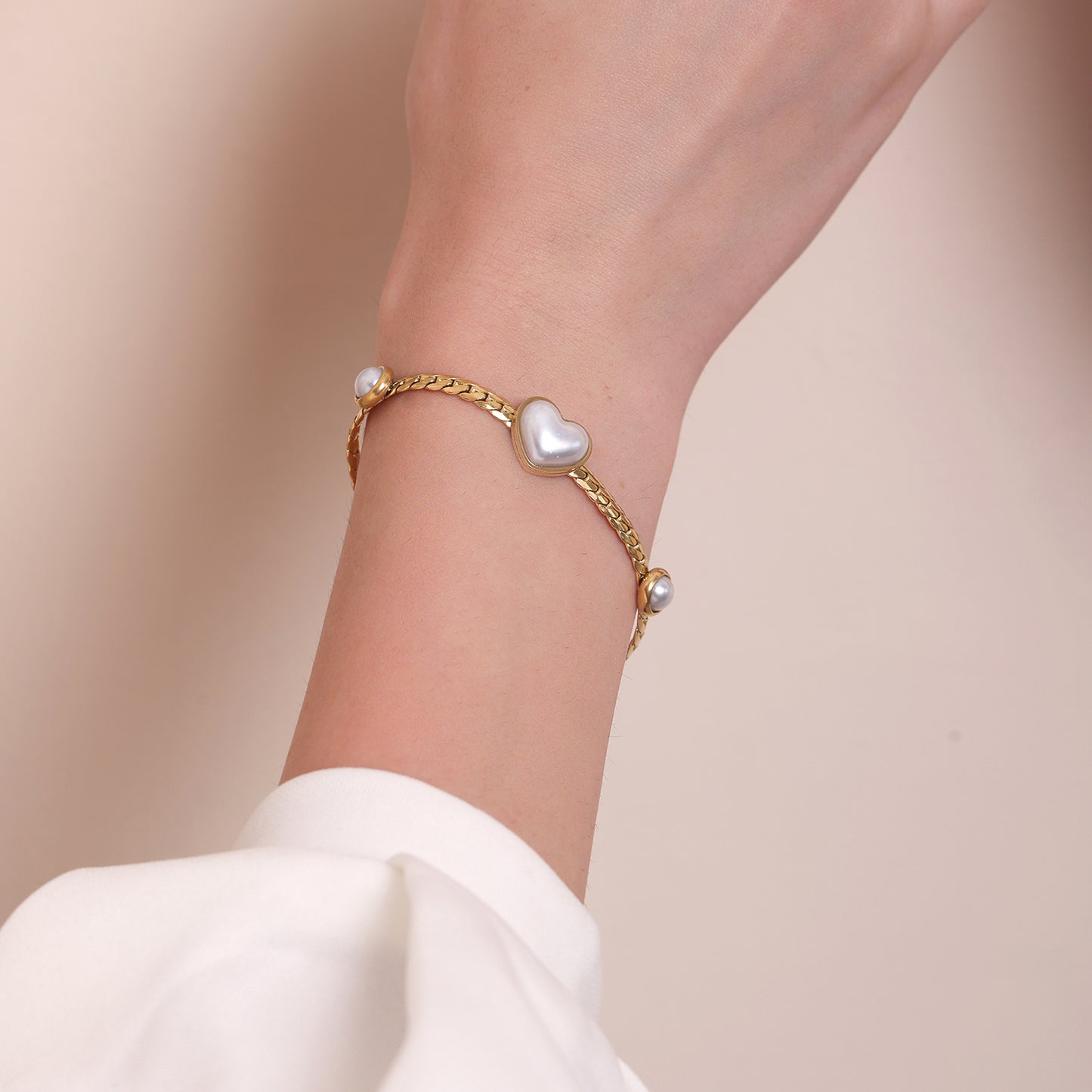Image 3 of Pearl Heart Bracelet