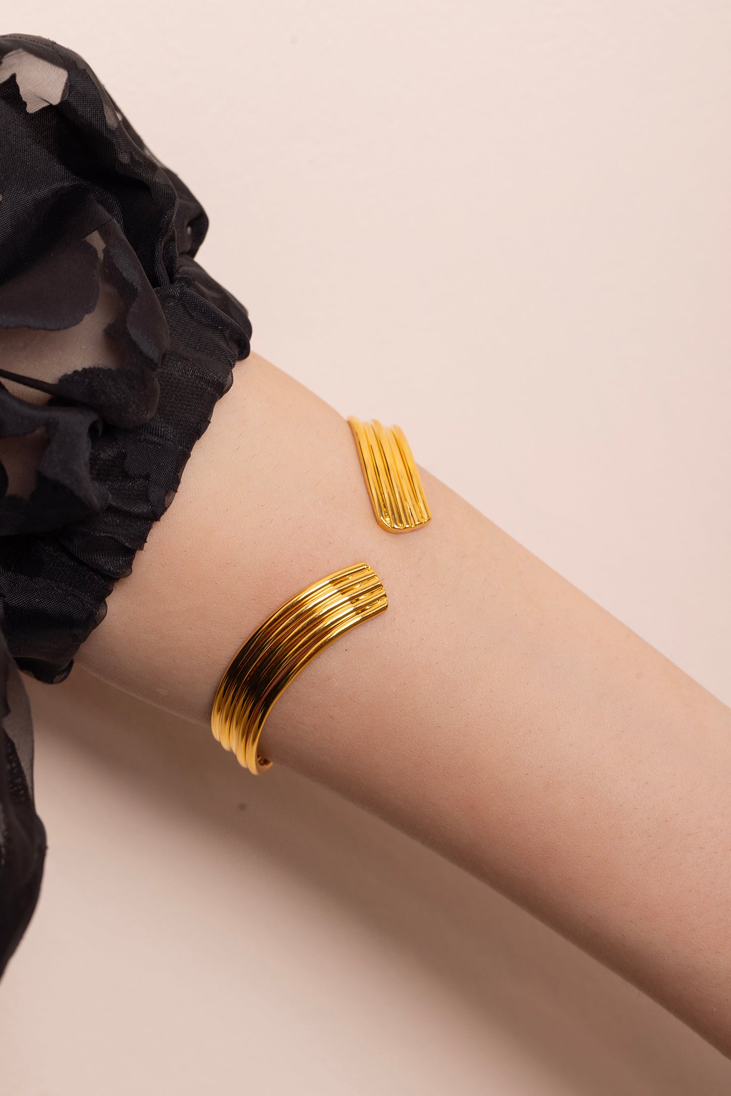 Image 3 of Vera Gold Cuff