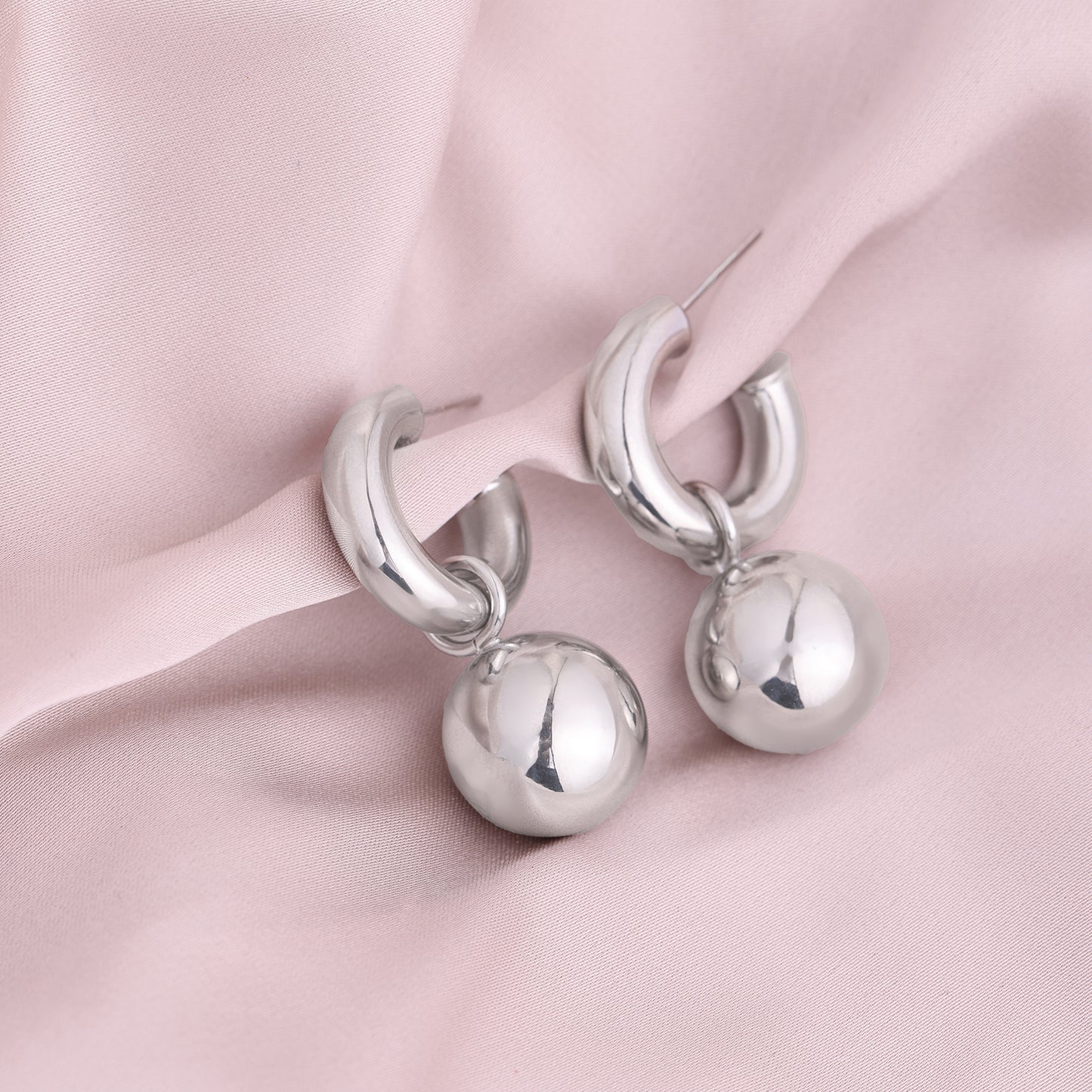Image 3 of Drop Hoop Detachable Earrings