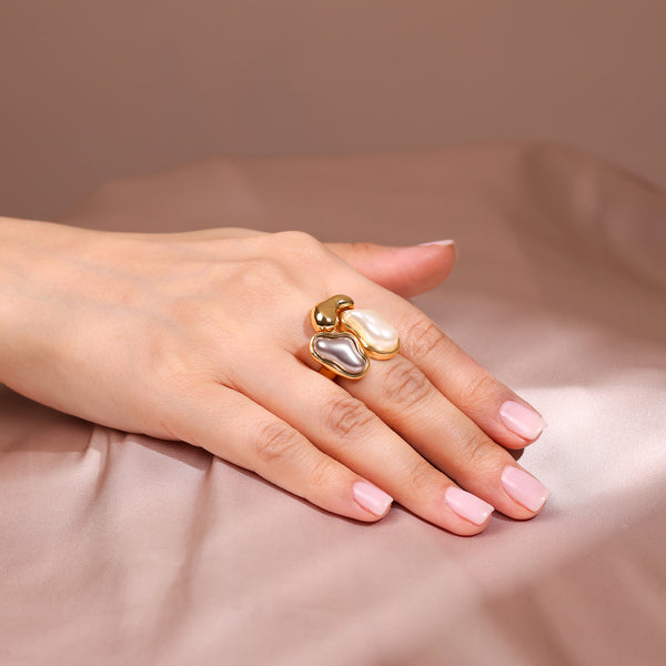 Image 2 of Eterna Pearls Gold Ring