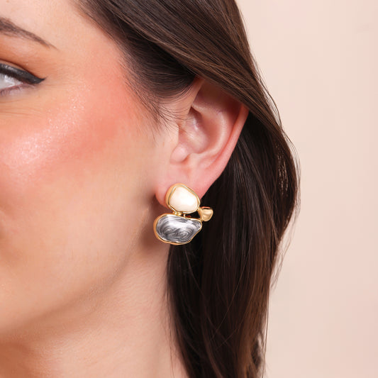 Image 1 of Eterna Pearl Gold Studs