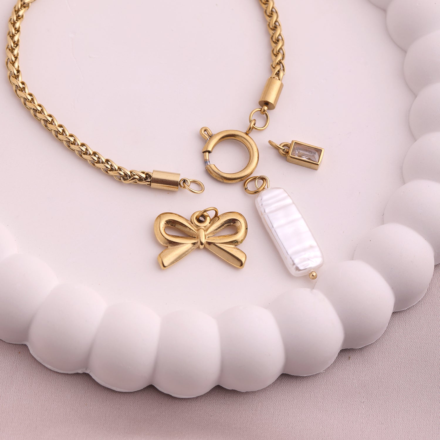 Image 4 of Bow Detachable Bracelet